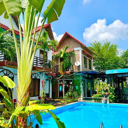 The Pineapple House Bed and Breakfast Νιν Μπιν Εξωτερικό φωτογραφία